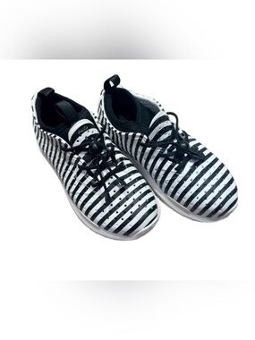 AKID Kids Black White Stripe Water Shoes Sneakers Size 12 Lightweight Slip-On